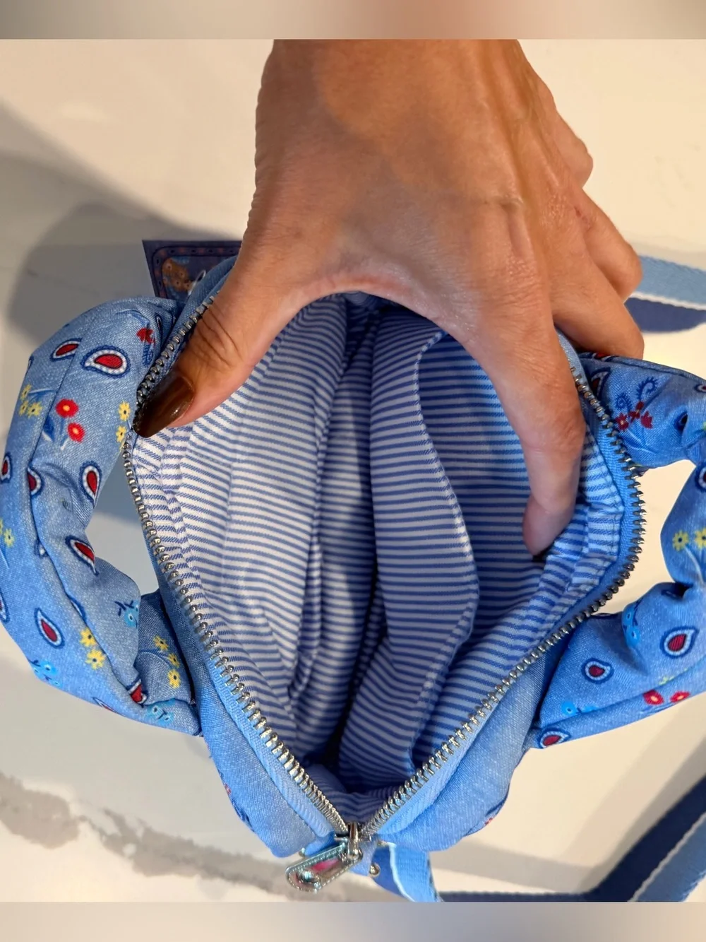 BRIGHTON Bandana Love Crossbody
Bag NWT MSRP $150 - Picture 10 of 12